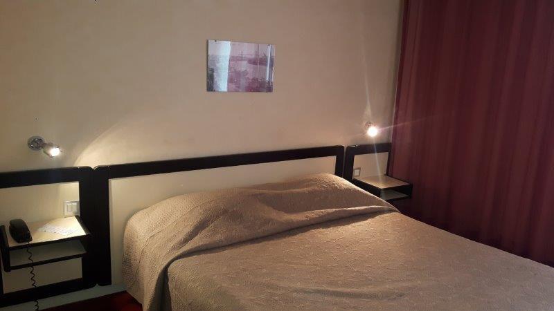 Hotel Des 3 Marchands Nantes Dış mekan fotoğraf