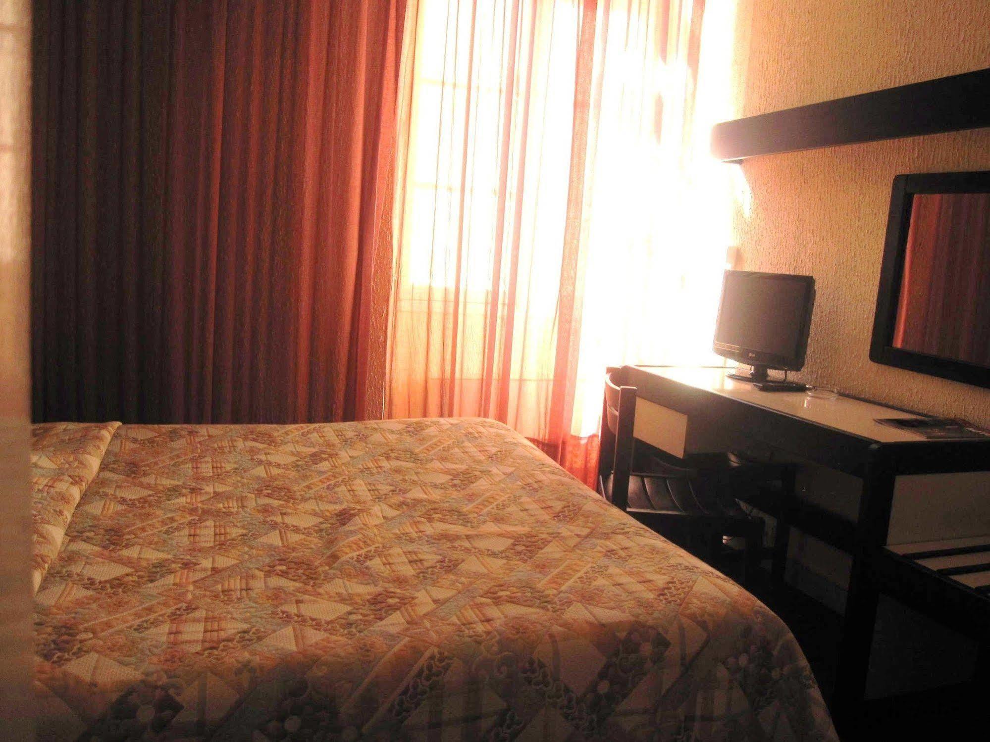 Hotel Des 3 Marchands Nantes Dış mekan fotoğraf
